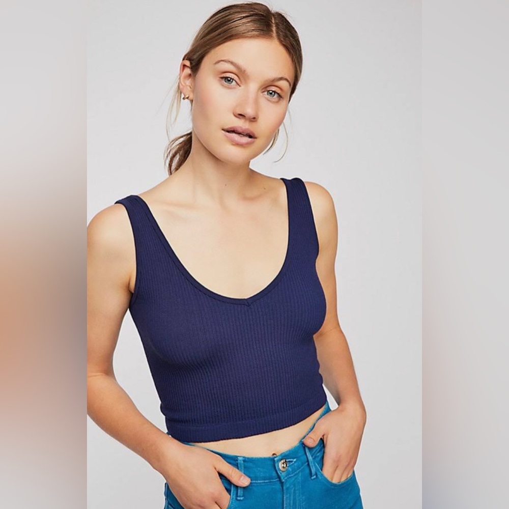 Free People Solid Rib Brami Yoga Crop Top in Navy Size S NWT✨
